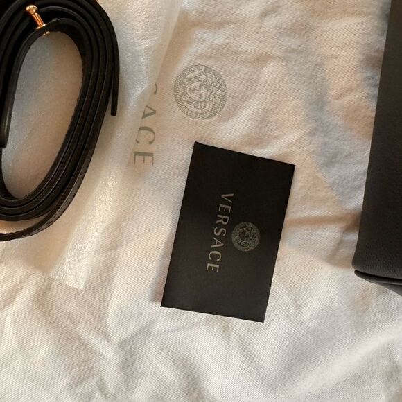 Authentic Versace
Mini La Medusa Leather Top Handle Bag - Picture 16 of 16